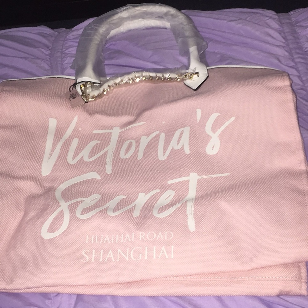 Brand new Victoria’s Secret tote
